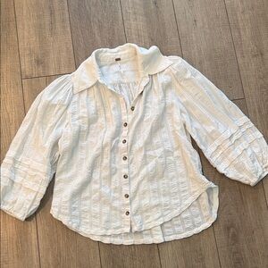Free People White Button-Up Top size XS- loose, boho 3/4 sleeve Shirt